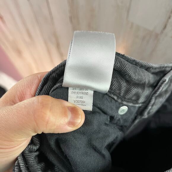 Old Navy Extra High-Waisted Sky-Hi Straight Raw-Hem Black Jeans for Women 4 - Picture 5 of 8